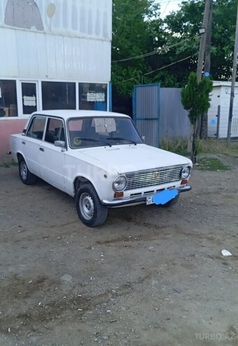 LADA (VAZ) 21011-1