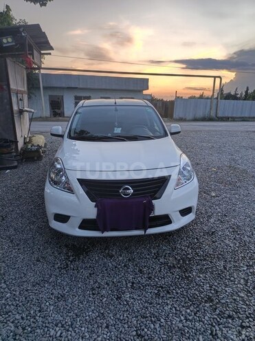 Nissan Latio-8