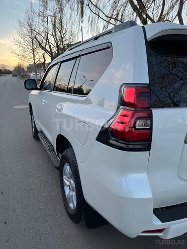 Toyota Land Cruiser Prado-4