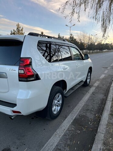 Toyota Land Cruiser Prado-5