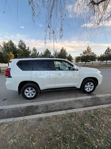 Toyota Land Cruiser Prado-3