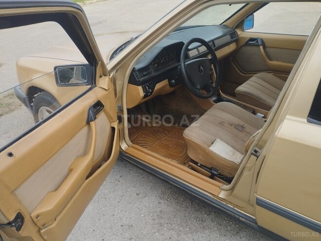 Mercedes 260 E-3