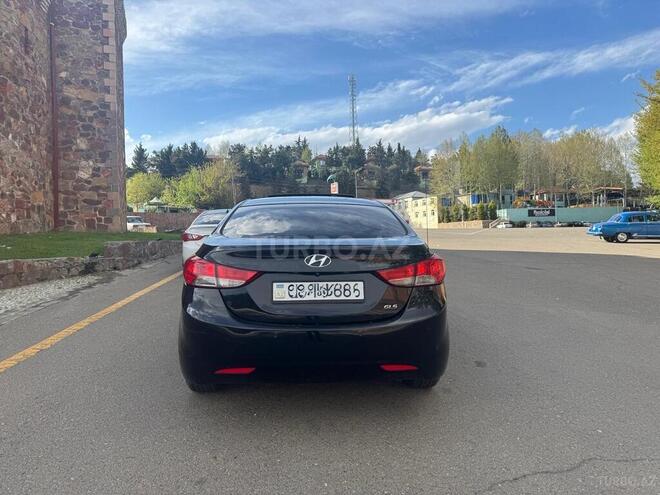 Hyundai Elantra-2