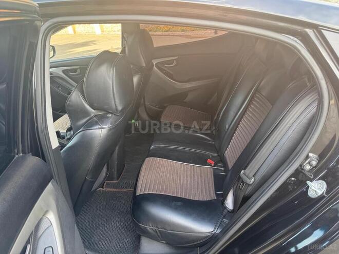 Hyundai Elantra-7
