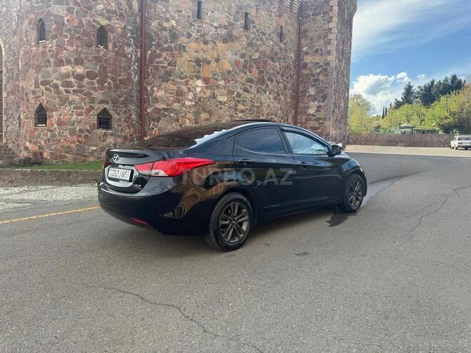Hyundai Elantra-5
