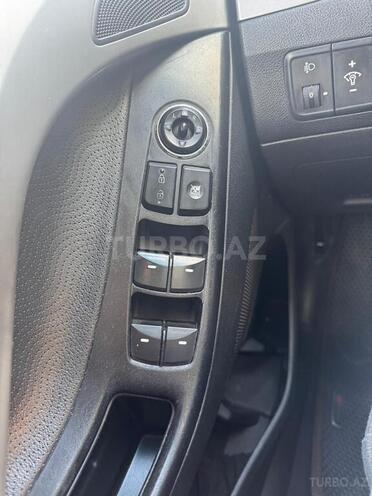 Hyundai Elantra-6