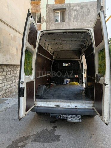 Ford Transit-12