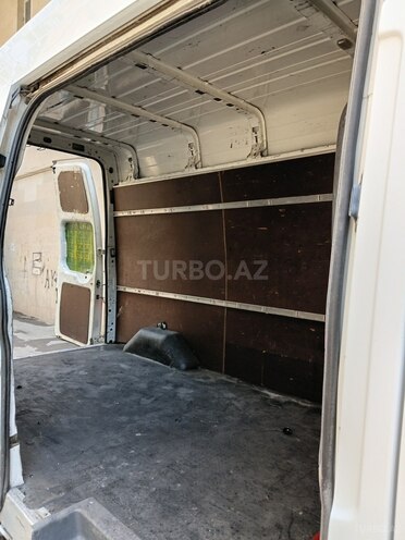 Ford Transit-13