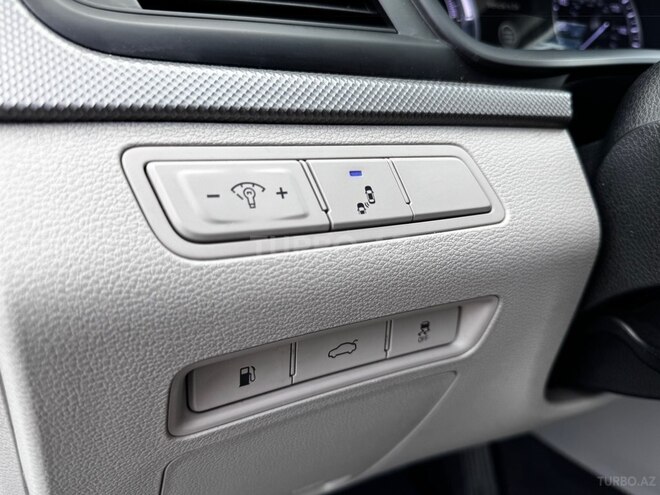 Hyundai Sonata-13