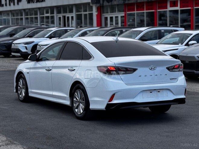 Hyundai Sonata-6