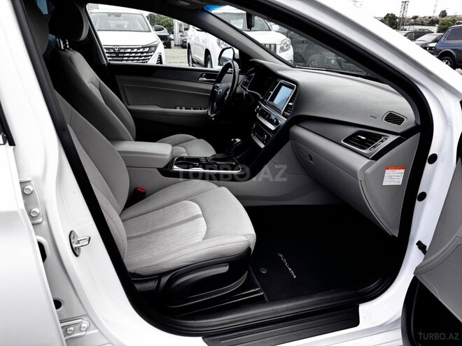 Hyundai Sonata-9