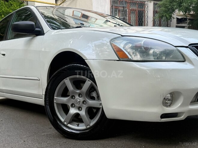 Nissan Altima-2