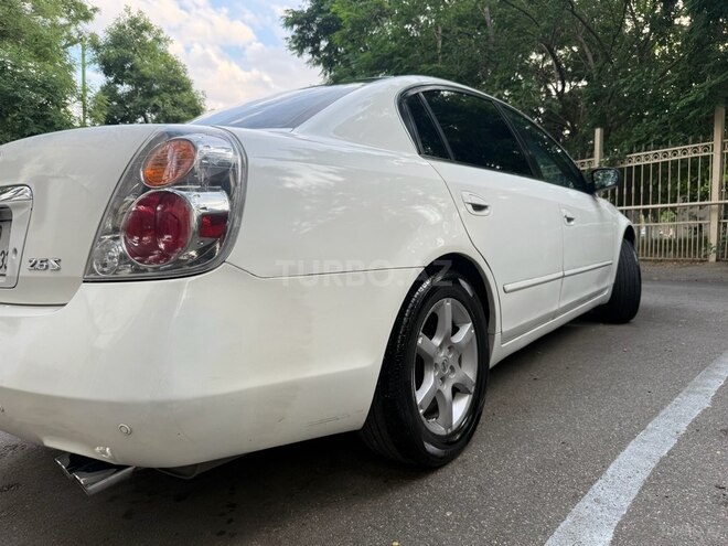 Nissan Altima-4