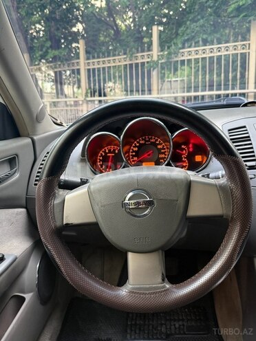 Nissan Altima-14