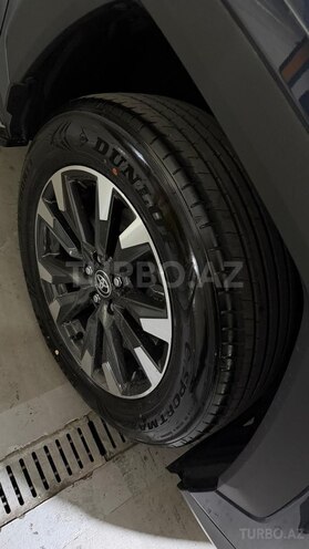 Toyota RAV4-14