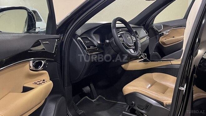 Volvo XC90-18