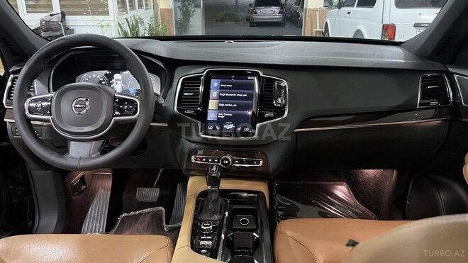 Volvo XC90-2