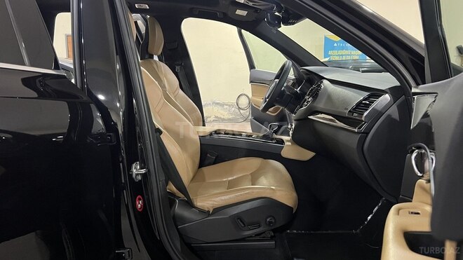 Volvo XC90-20