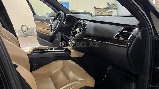 Volvo XC90-19