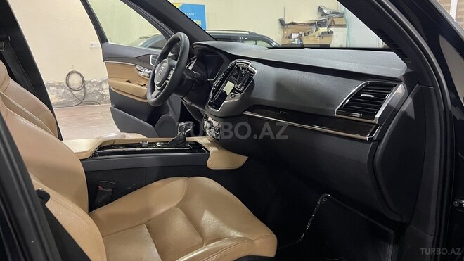 Volvo XC90-17