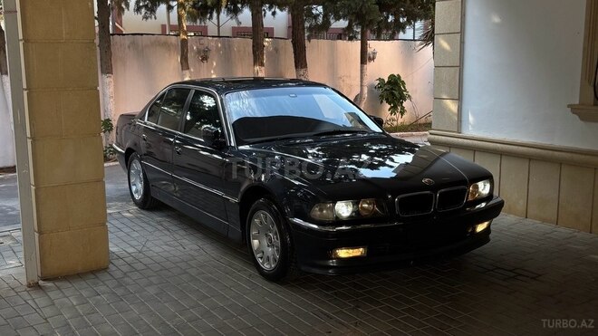 BMW 728-9