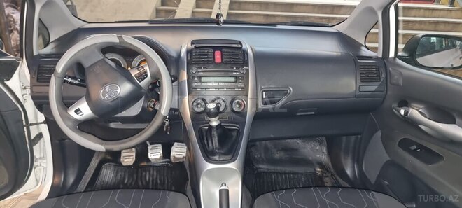 Toyota Auris-6