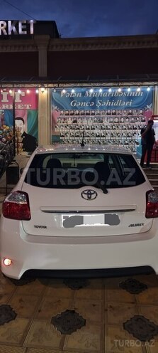 Toyota Auris-4