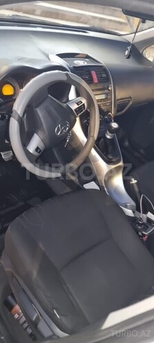 Toyota Auris-7
