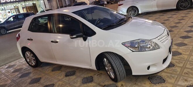 Toyota Auris-5