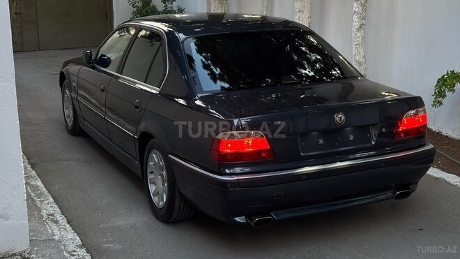 BMW 728-10