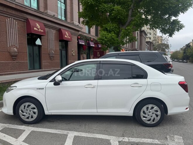 Toyota Corolla Axio-3