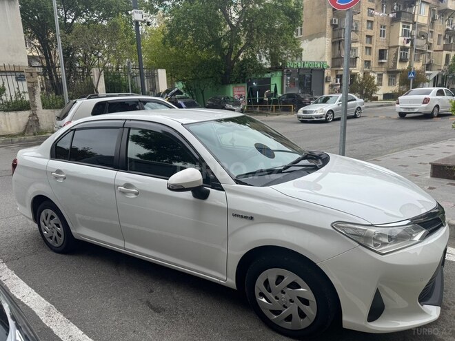 Toyota Corolla Axio-4