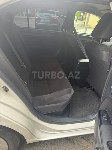 Toyota Corolla Axio-5