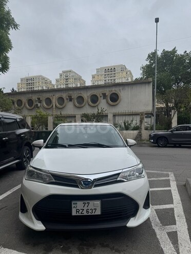 Toyota Corolla Axio-1