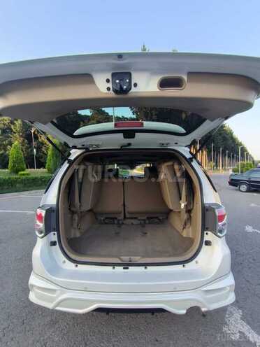 Toyota Fortuner-10