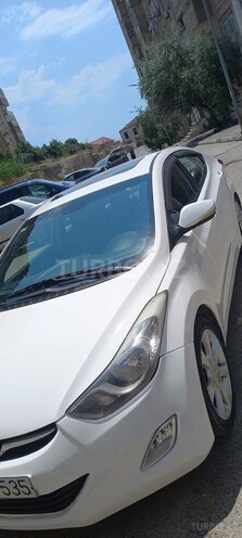 Hyundai Elantra-6