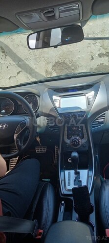 Hyundai Elantra-2