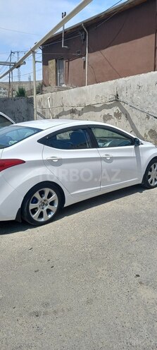 Hyundai Elantra-8
