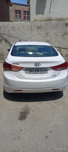 Hyundai Elantra-9