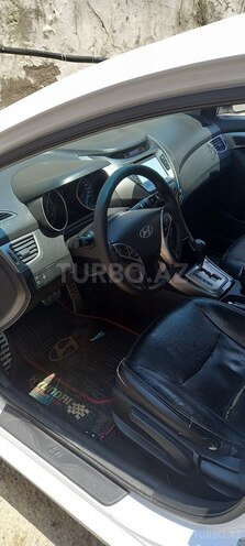 Hyundai Elantra-5