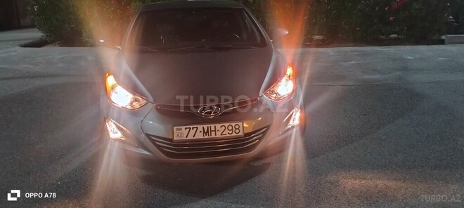 Hyundai Elantra-1