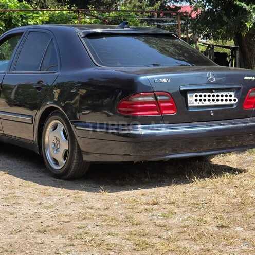 Mercedes E 280-3