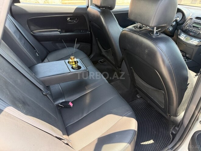 Hyundai Elantra-11