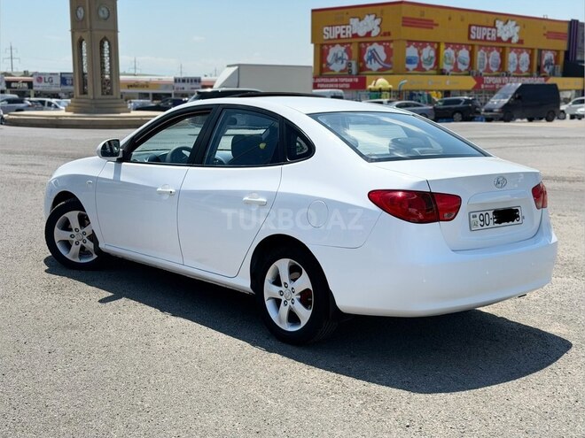 Hyundai Elantra-2