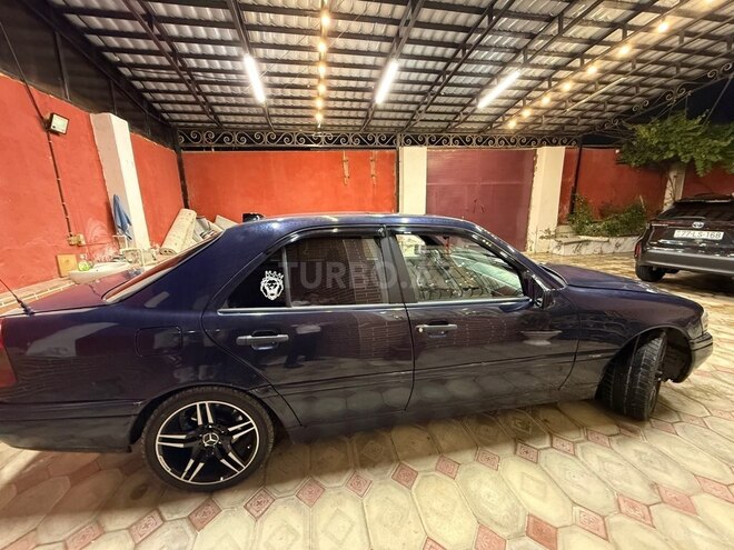 Mercedes C 250-9
