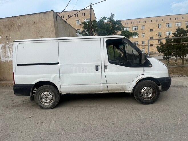 Ford Transit-2
