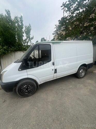 Ford Transit-4