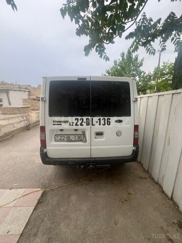 Ford Transit-3