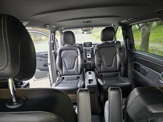 Mercedes V 250-11