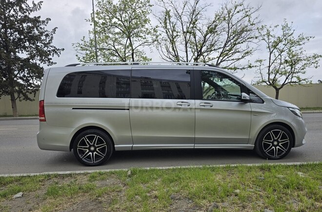 Mercedes V 250-4